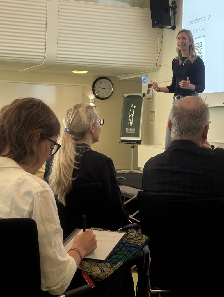 Filip Westerlund (marknadsansvarig och konferencier) med Sara Hillbom (VD)