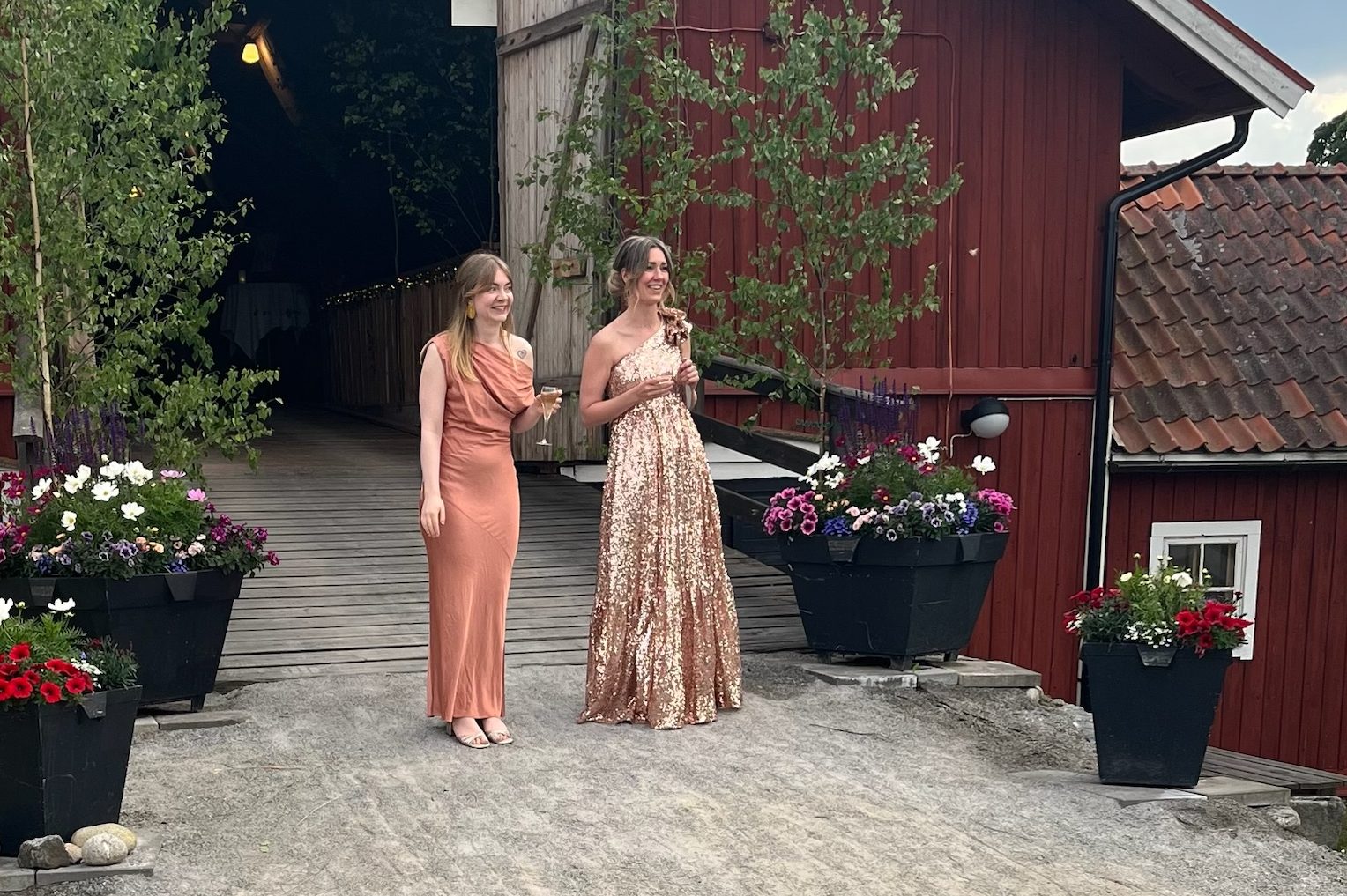 Julia Eriksson och Lina Viita Psykologpartners festkommitté